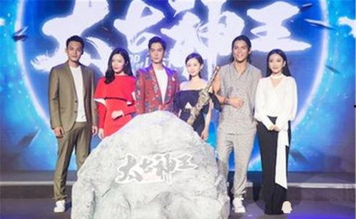 因为吃瓜她进娱乐圈,她意外踏入娱乐圈的奇幻之旅  第1张 因为吃瓜她进娱乐圈,她意外踏入娱乐圈的奇幻之旅  第1张