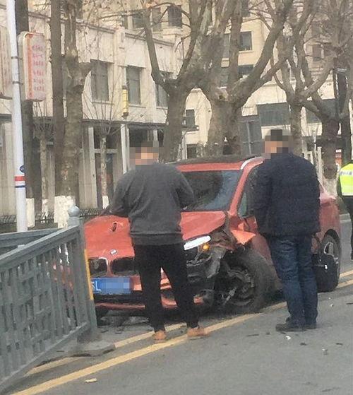 护栏爆料事件视频大全集,视频大全集深度解析  第1张 护栏爆料事件视频大全集,视频大全集深度解析  第1张