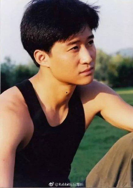 吴京八卦爆料视频大全集,揭秘娱乐圈不为人知的幕后故事  第1张 吴京八卦爆料视频大全集,揭秘娱乐圈不为人知的幕后故事  第1张